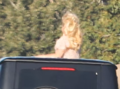 Britney Spears quebrou o silêncio sobre a terrível façanha em que ela subiu do teto de um carro em uma rodovia movimentada meses após sua prisão por dirigir alcoolizada.