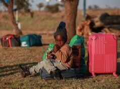 A África do Sul já foi aclamada como a “Nação Arco-Íris” – agora sendo dilacerada pela “Afrofobia” à medida que os sul-africanos negros se voltam contra os imigrantes ilegais de outros países africanos que temem que tomem os seus empregos: SUE REID