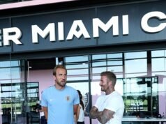 David Beckham dá as boas-vindas a Harry Kane e companhia em sua base no Inter Miami, enquanto Romeo e Cruz assistem ao treinamento antes do confronto da Inglaterra nas quartas de final da Copa do Mundo contra a Noruega