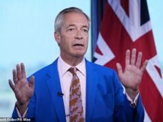 Nigel Farage “não é muito bom em ser político”, declara Sarah Vine, enquanto ela e Peter Hitchens debatem se o “esgotado” líder reformista sobreviverá à fila de financiamento