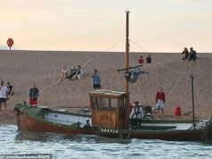 Navio de tropas ‘heróico’ da 2ª Guerra Mundial que sobreviveu às balas nazistas e resgatou 22 soldados da praia de Dunquerque é destruído em festa de aniversário infantil com tema pirata