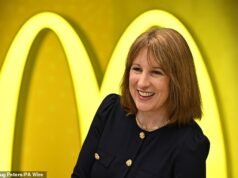 Tanto para uma economia “forte”! Zombando do orgulho de Rachel Reeves de ‘vencer a concorrência’ no discurso de despedida – mais de três empresas vandalizando todos os dias
