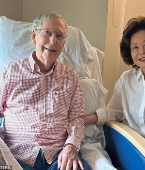 110006969-15986595-Mitch_McConnell_sits_up_in_a_hospital_bed_beside_his_wife_former-a-29_17843336999.avif
