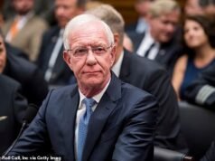 Milagre do piloto de Hudson, capitão Chesley ‘Sully’ Sullenberger, 75, anuncia o diagnóstico de Alzheimer 17 anos depois de salvar 155 vidas ao abandonar o avião no rio de Nova York