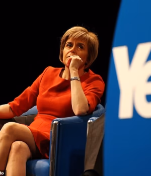 110013495-15977505-Nicola_Sturgeon_in_2014_as_Alex_Salmond_addresses_an_event_17_ye-a-99_17840622381.avif