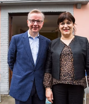 110016007-15977711-Sarah_Vine_and_her_then_husband_Michael_Gove_in_2016_The_pair_ha-a-4_178406198528.avif