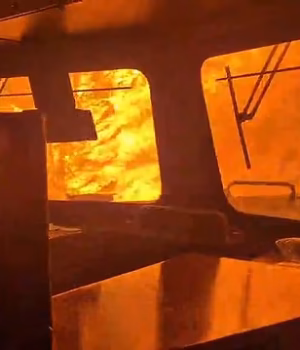 110034861-15979487-A_massive_wildfire_surrounded_a_freight_train_in_Ontario_Canada_-a-2_178412683129.avif