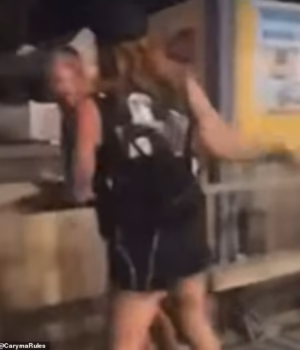 110062679-15982211-Shocking_footage_captured_the_moment_a_Canadian_woman_slapped_a_-a-4_178422137039.avif