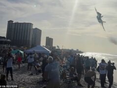 Chefes da Marinha iniciam investigação após grupo de Blue Angels atacar horrivelmente os banhistas da Flórida