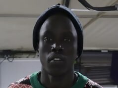 Um piloto de barco sudanês que foi avistado por seu orgulhoso saltador do festival foi preso