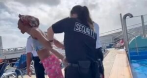 A América fica horrorizada momentos depois da briga fatal entre uma mulher misteriosa e uma tripulação de mergulho em um navio de cruzeiro Carnival… Quatro anos depois, seu mistério comovente é finalmente revelado.