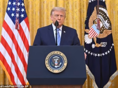 Evidências da “condenação” da China enterrada nos arquivos da campanha de Trump… e e-mails secretos mostram como as autoridades lutaram para enterrá-la, revela ex-agente da CIA