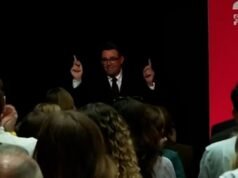 A nova ordem de Andy: o pai de Burnham dança ao som da banda de Manchester dos anos 80 enquanto planeja entregar poderes de imposto de renda aos prefeitos trabalhistas
