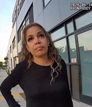 110101055-15987103-The_View_co_host_Sunny_Hostin_tried_to_talk_cops_out_of_arrestin-a-2_178437961135.avif
