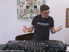 O baralho de Burnham carece de apelo! Ally revelou que o novo primeiro-ministro, fã de Smith, certa vez saiu do palco enquanto discotecava em uma festa por causa de sua ‘playlist decepcionante’