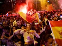 Frenesi em Madri enquanto a dramática vitória da Espanha na Copa do Mundo sobre a Argentina é comemorada inundando as ruas da capital
