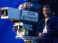 Romesh Ranganathan defende o anúncio repleto de estrelas da BBC sobre taxas de licença, mas admite que a corporação tem ‘falhas’ após a reação contra o filme de campanha ‘repugnante’ e ‘desavergonhado’