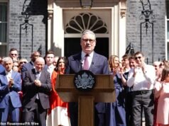 Keir Starmer insistiu que não foi um fracasso como primeiro-ministro no discurso de despedida antes de visitar o rei… enquanto Andy Burnham se preparava para se tornar o sétimo primeiro-ministro da Grã-Bretanha em uma década