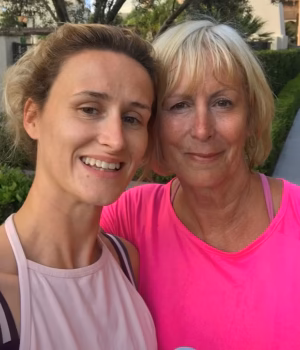 110139103-15991121-Caroline_Beadows_with_her_daughter_Charlotte_who_is_also_facing_-a-1_178456286909.avif