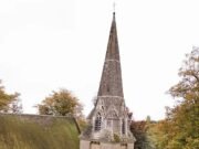 Igreja britânica ‘Torre Inclinada de Pisa’ perderá torre famosa devido a ‘sérios problemas estruturais’