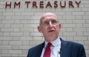 O novo chanceler John Healy culpou o esquema do Child Trust Fund por deixar £ 1,6 bilhão não reclamados enquanto os gestores ganhavam milhões.