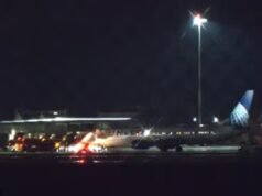 O avião 160 da United estava a bordo, forçado a fazer um pouso de emergência em uma base secreta da Força Aérea devido à interrupção da viagem causada pela tempestade.