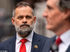 Suposto ‘extorsionista sexual’ aliado de Trump recebe notícias brutais ao ser esbofeteado com nova investigação do DOJ