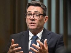 Agora Burnham enfrenta um motim da esquerda trabalhista por causa da repressão aos benefícios para jovens, pois é revelado que adolescentes ansiosos recebem £ 100 a mais do que aqueles que trabalham