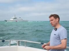 Chris Philp enfrenta ‘tiros de advertência’ de um navio de guerra francês no Canal da Mancha em um ‘esforço para intimidá-lo’ durante uma viagem de observação de pequenos barcos