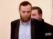 O assassino de lancha Jack Shepherd se declara culpado de marcar sua nova namorada com pinças de churrasco
