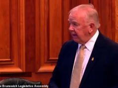 ‘Aqui está uma versão mais natural…’: momento em que o político canadense lê o discurso da IA no Parlamento