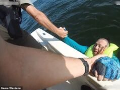 Pescador do Texas milagrosamente resgatado do lago horas depois de ser jogado de seu barco e ligar para o 911 de seu relógio