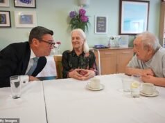 ‘O que, um novo? Eles continuam mudando a cada 5 minutos: Residente de uma casa de repouso fala pela Grã-Bretanha depois de conhecer Burnham e ficar surpreso ao saber que ele é mais um novo primeiro-ministro