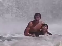 Pai revela momento terrível em que seu filho de 10 anos desmaiou nas ondas ferozes antes do dramático resgate do herói adolescente no oceano: ‘Ele sabia que estava se afogando’