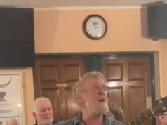 Vídeo comovente mostra a estrela vencedora do Oscar de The Commitments, Glen Hansard, se apresentando em um pub uma hora depois de morrer em um acidente de motocicleta