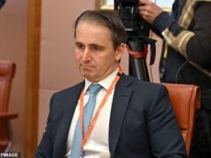 Mais de um milhão de australianos evitarão taxas enquanto um grande banco responde à repressão ao consumidor