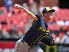 Os Brewers pulam a partida de Jakub Misiorowski contra Paul Skeness em 12 de julho