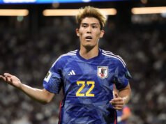 O ex-meio-campista do Arsenal, Tomiyasu, está associado a transferências para Sassuolo e Venezia