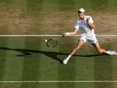 Janic Ciner domina Novak Djokovic e chega à final de Wimbledon