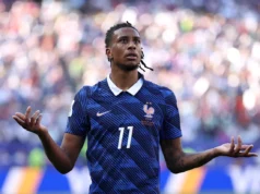 Michael Ollis é o jogador mais popular da Copa do Mundo e as pessoas querem mais dele