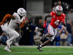 O cornerback cinco estrelas foi reclassificado em 2026 para jogar pelo Texas