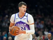 O Lakers trocou pelo pivô Walker Kessler, de Utah, fazendo sua grande tacada com uma enxurrada de contratações.