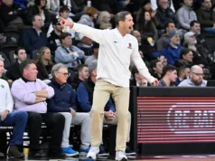O basquete de Michigan contratou o ex-técnico dos Browns, Mike Martin