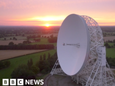 O icônico telescópio Jodrell Bank do Reino Unido enfrenta cortes científicos – BBC