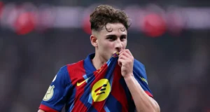 O atacante do Barcelona está voltando à forma e deve estar disponível para a estreia do campeonato