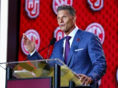 Brent Venables ajudou a treinar a SEC pela primeira vez antes da temporada de 2026