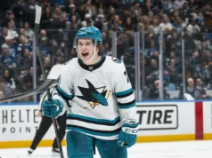 Sharks McLean Celebrini se torna o jogador mais jovem a aparecer na capa de um videogame da NHL
