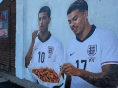 Mural ‘Brilhante’ de Bellingham e Rogers em exibição