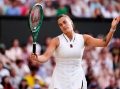Aryna Sabalenka vaiada pela multidão de Wimbledon após reação à derrota de Naomi Osaka