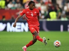 Newcastle fez uma oferta de £ 51 milhões pela estrela do Freiburg, Johan Manzambi